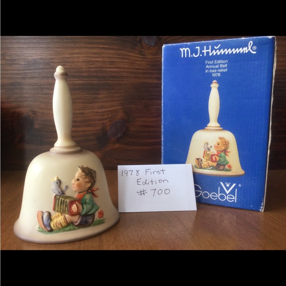 1978 Hummel Goebel 1st Edition Annual Bell. Great condition. Original box.